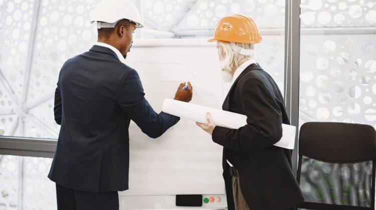 construction planning and scheduling software comparison used by project manager on site