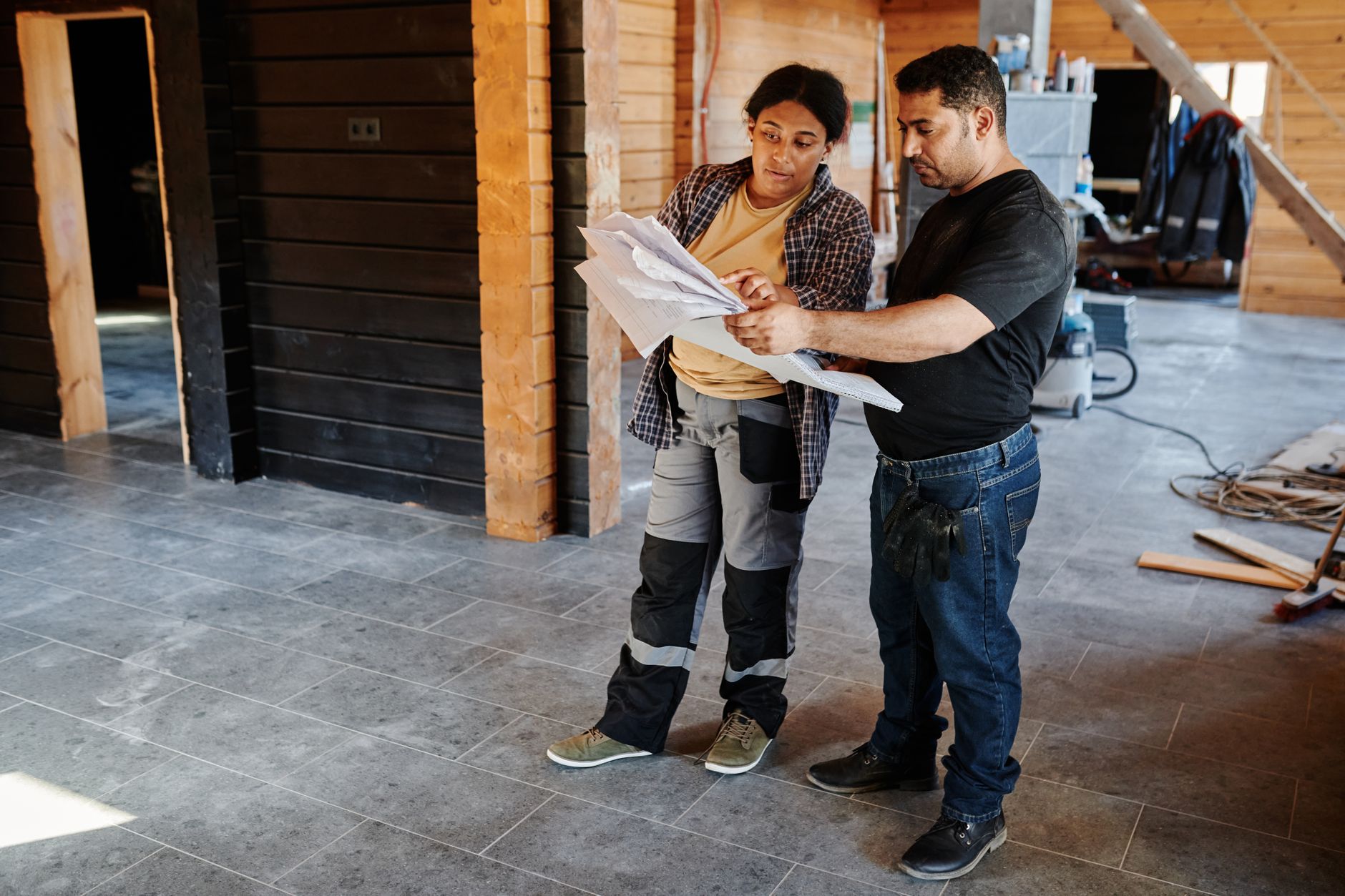 Cost Management support for commercial construction project planning and site coordination