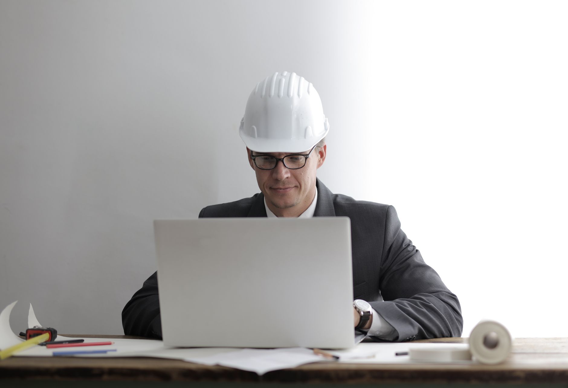 Cost Management support for commercial construction project planning and site coordination
