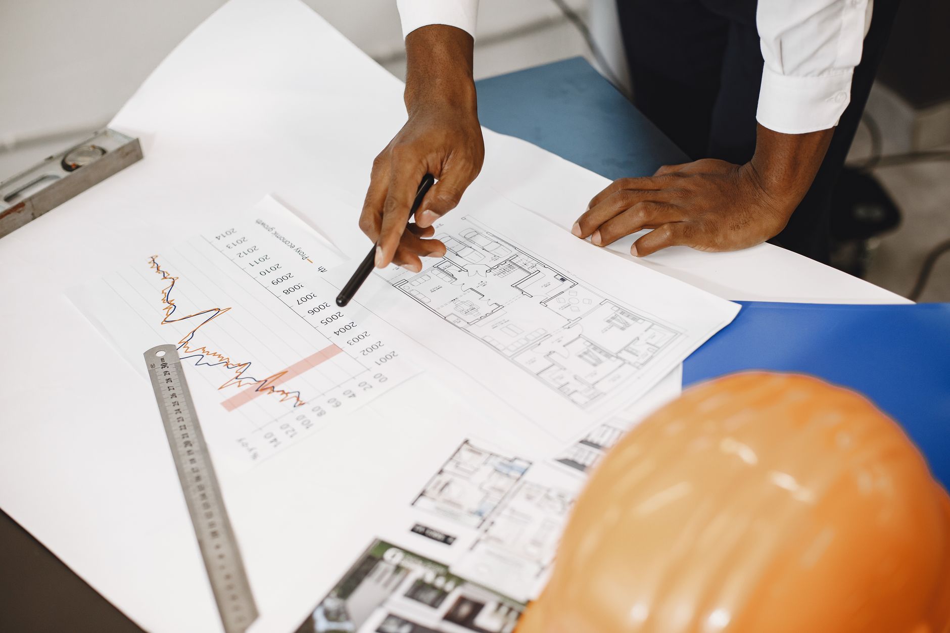 Cost Management support for commercial construction project planning and site coordination