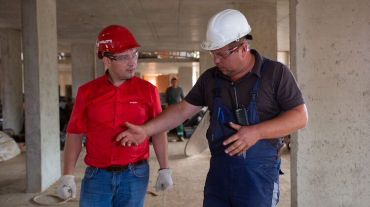 construction project manager applying lean construction principles during project delivery