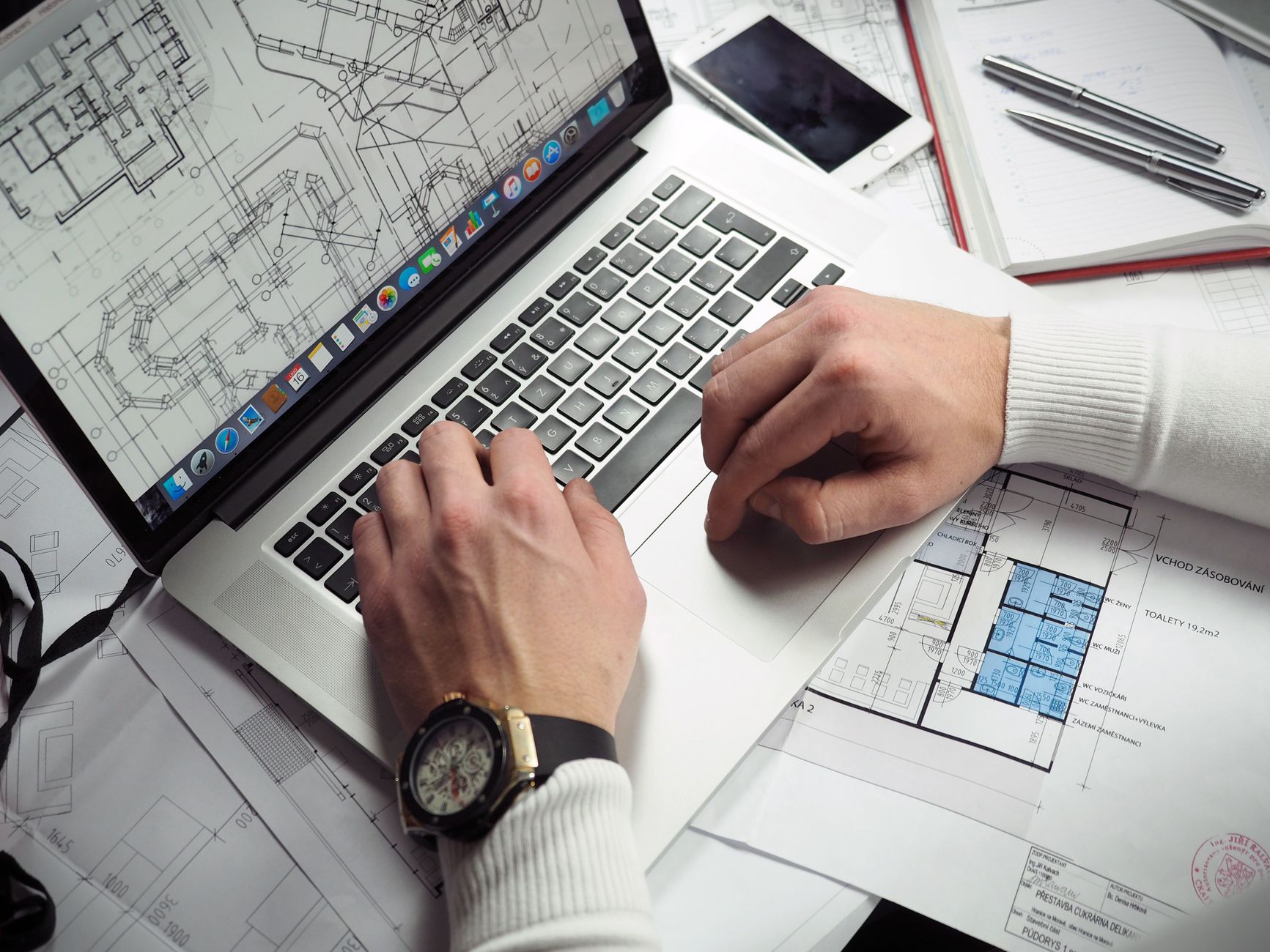 Cost Management support for commercial construction project planning and site coordination