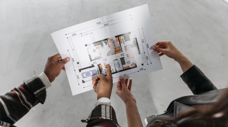 construction site with project manager implementing change management